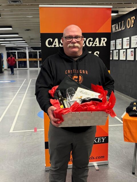 Congrats to Cam Davis who was the big winner of the Valentine’s basket, donated by @mrmikescastlegar for our Saturday night game. 

#PlayForTheGar #WeAreRebels #rebsnation